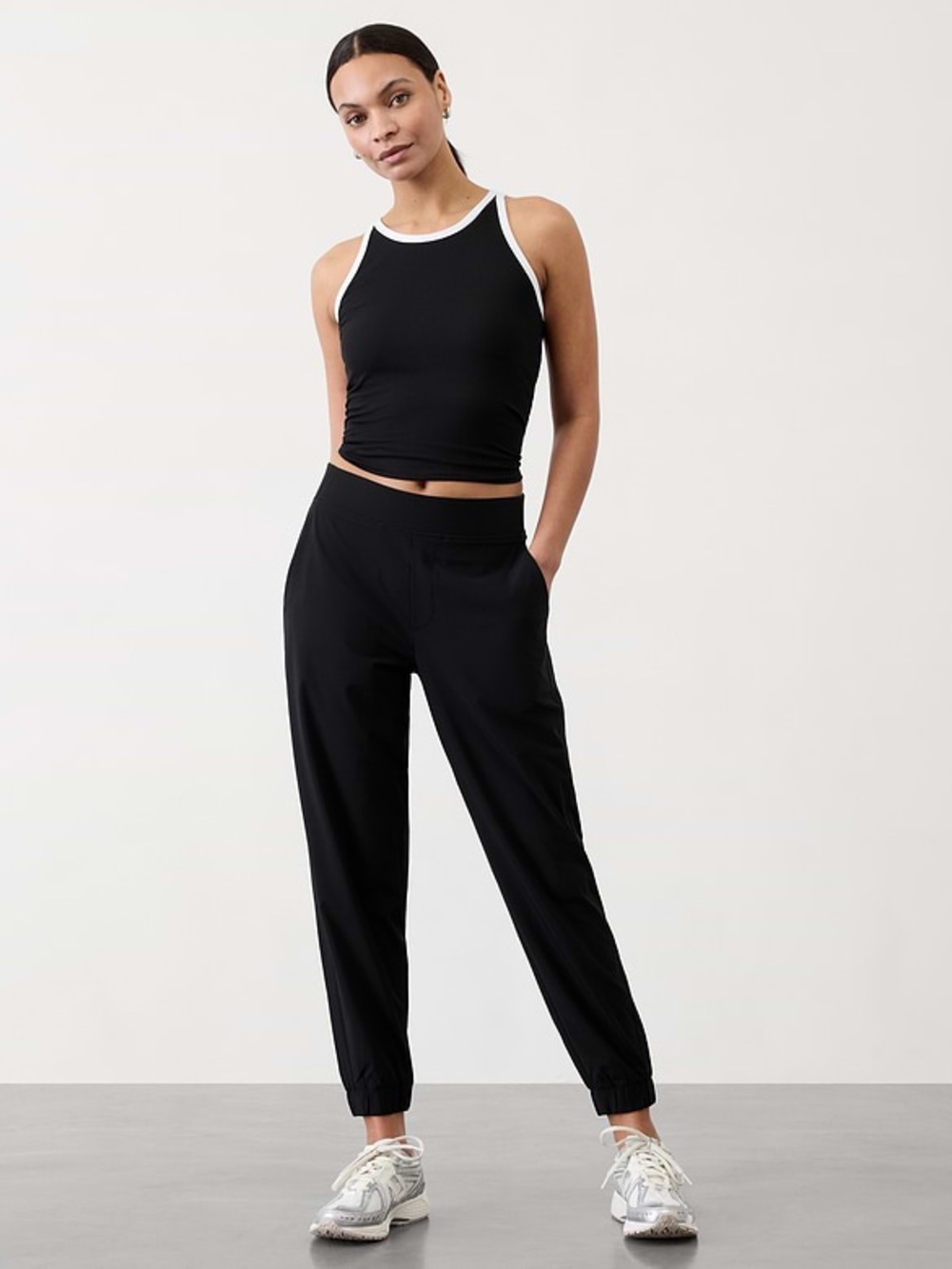 Athleta Textured Brooklyn Jogger Black Size 8 Travel Work Pant